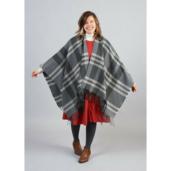 Causebox Siizu Gray Plaid Fringe Trim Poncho - Picture 1 of 5